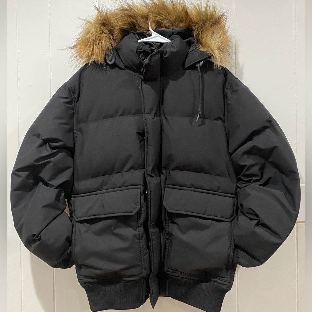 Men’s Water-repellent Puffer Jacket with Furr Hat